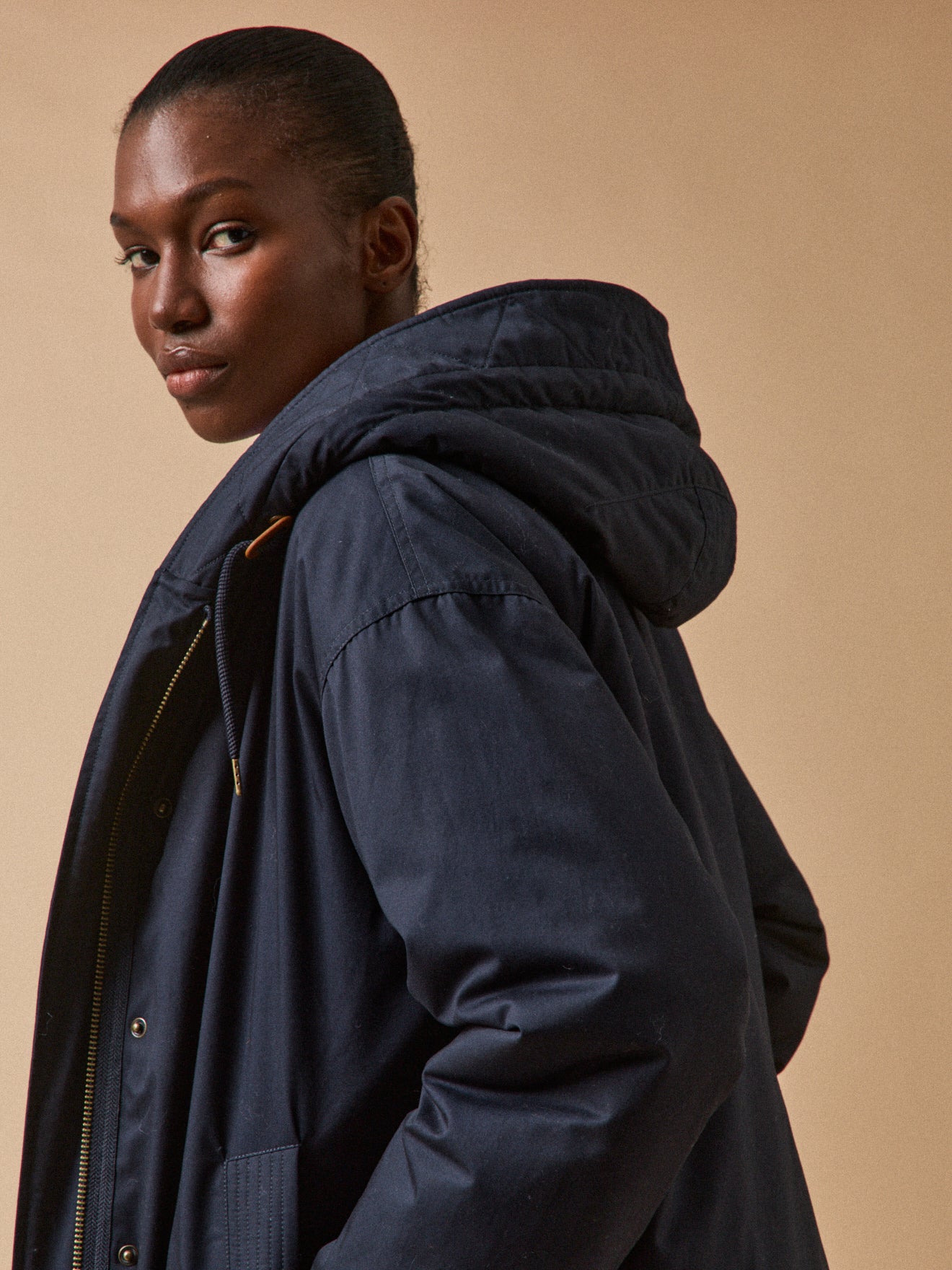 Women's short parka with faux-fur lining - Image 4