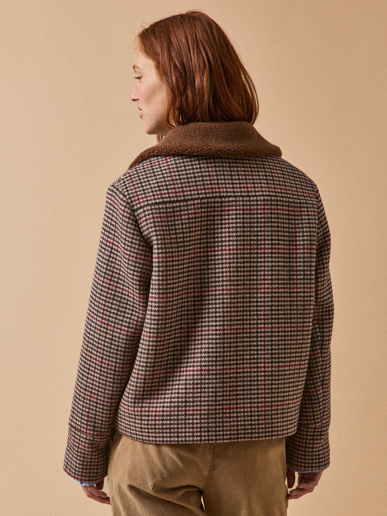 Women's short checked woolen coat with faux-fur lining - Image 2