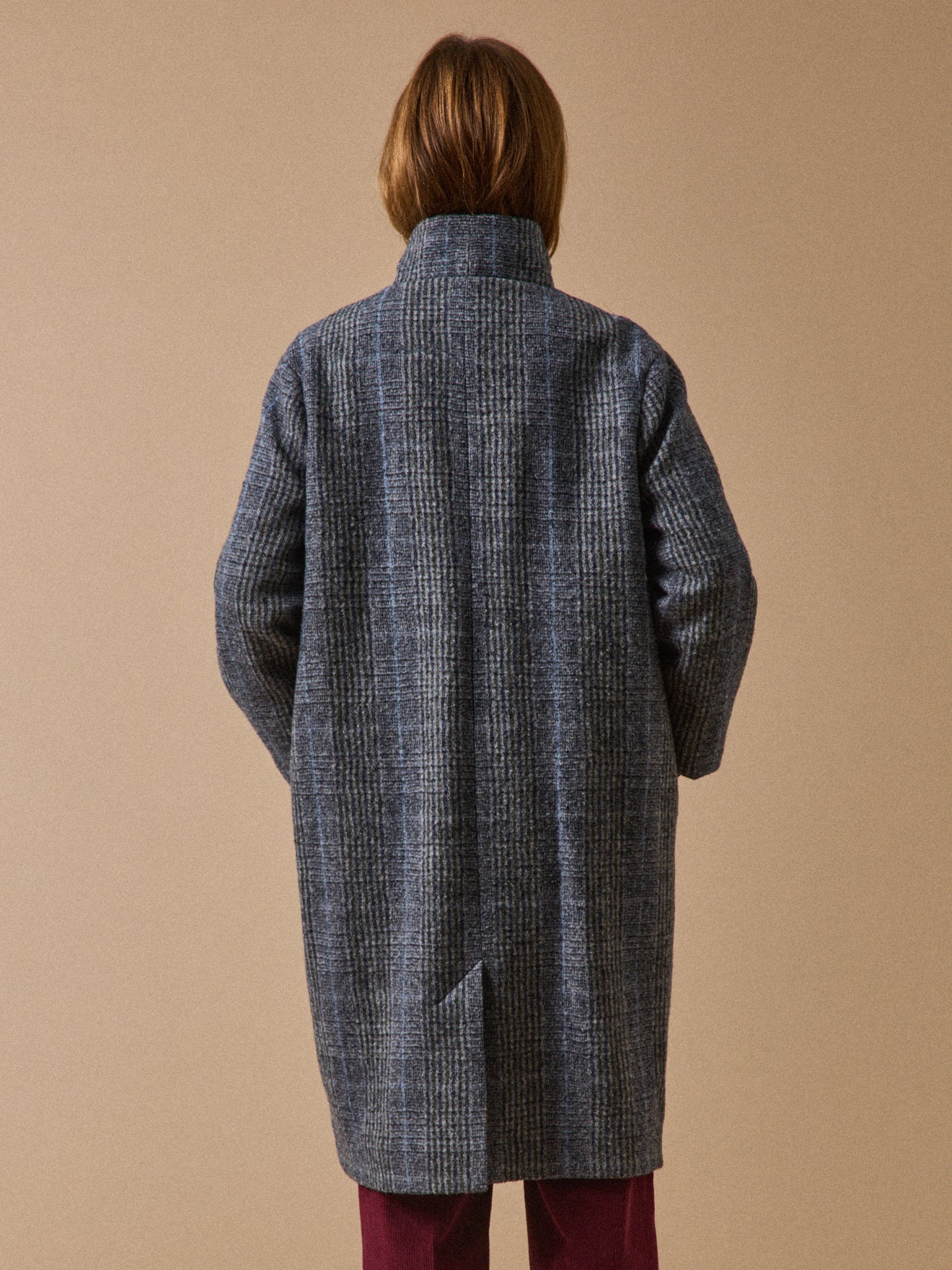 Women's check wool cloth coat with high neckline - Image 3