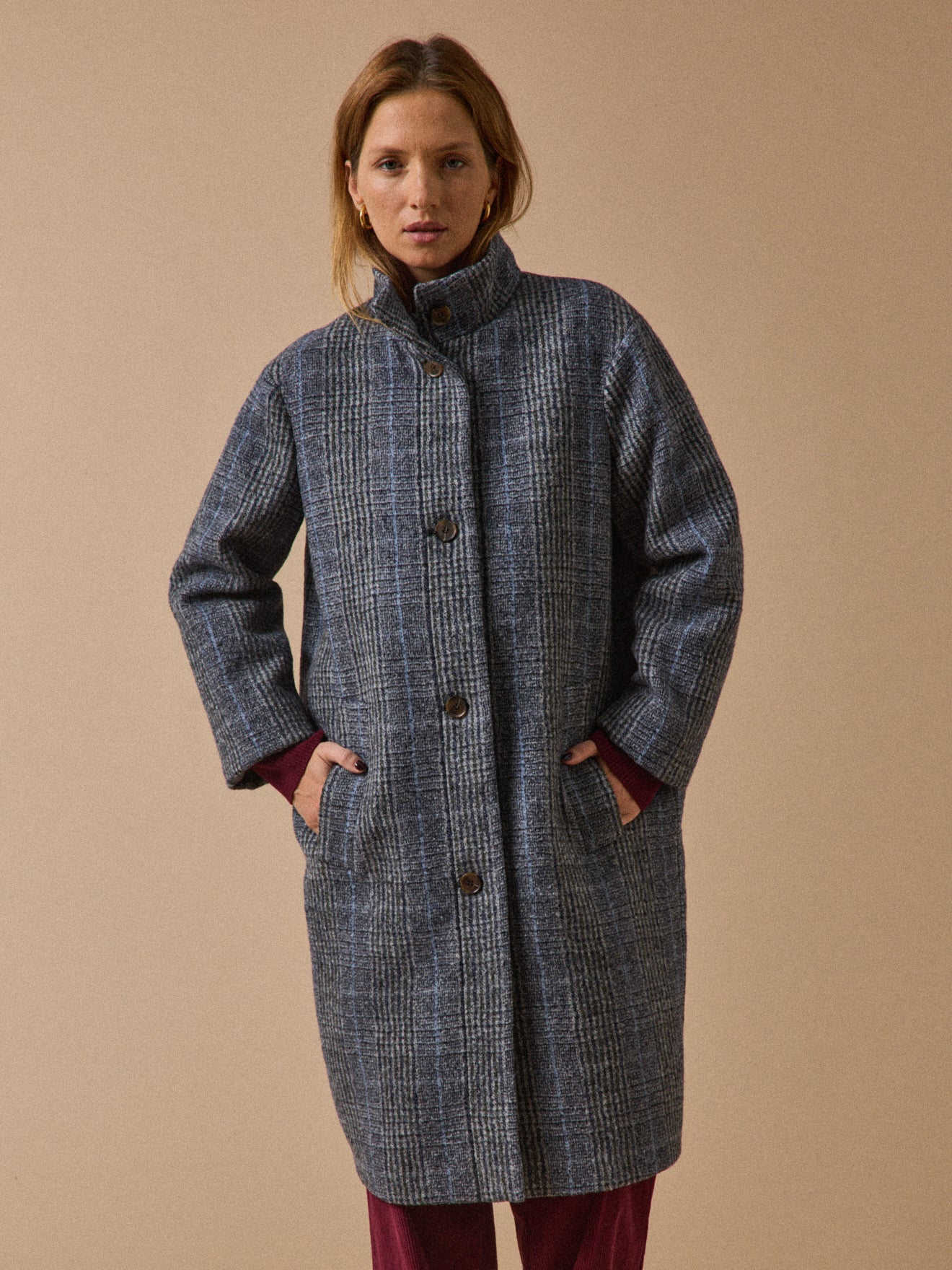 Women's check wool cloth coat with high neckline - Image 6