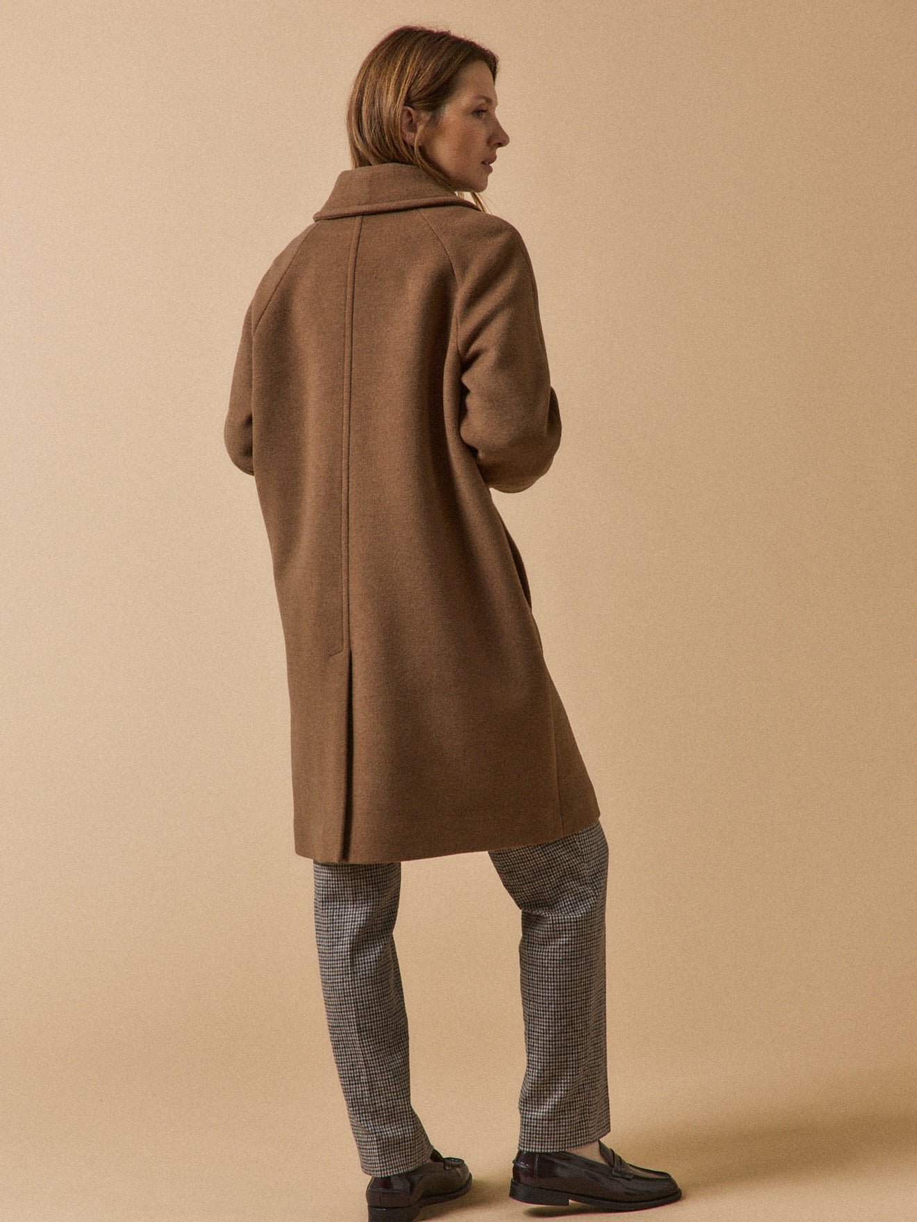 Women's mid-length woolen coat with raglan sleeves - Image 3