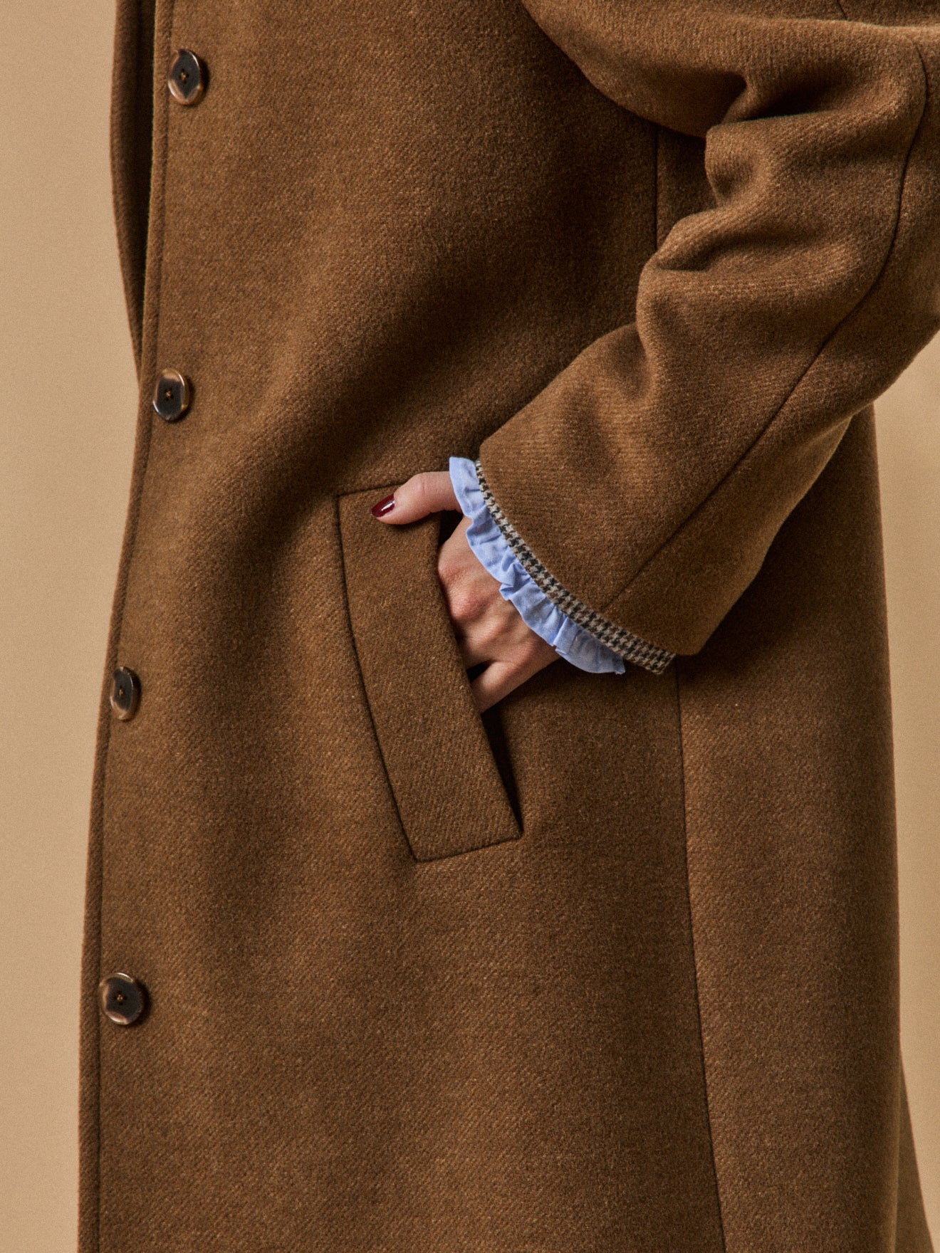 Women's mid-length woolen coat with raglan sleeves - Image 5