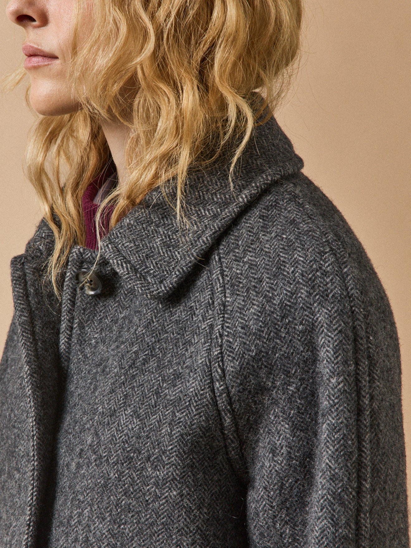 Women's oversize mid-length woolen herringbone coat - Image 5