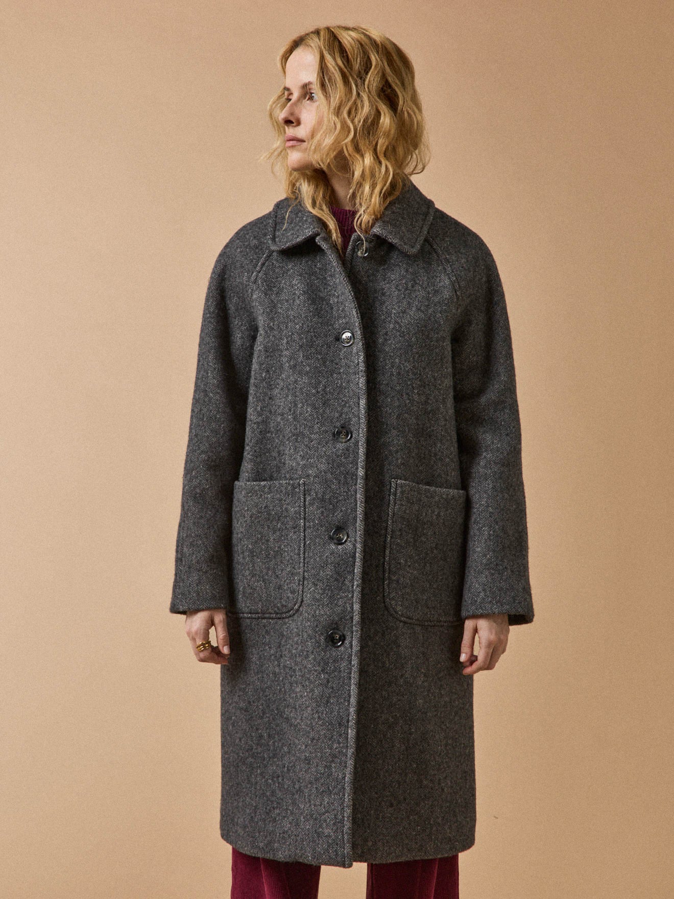 Women's oversize mid-length woolen herringbone coat - Image 6