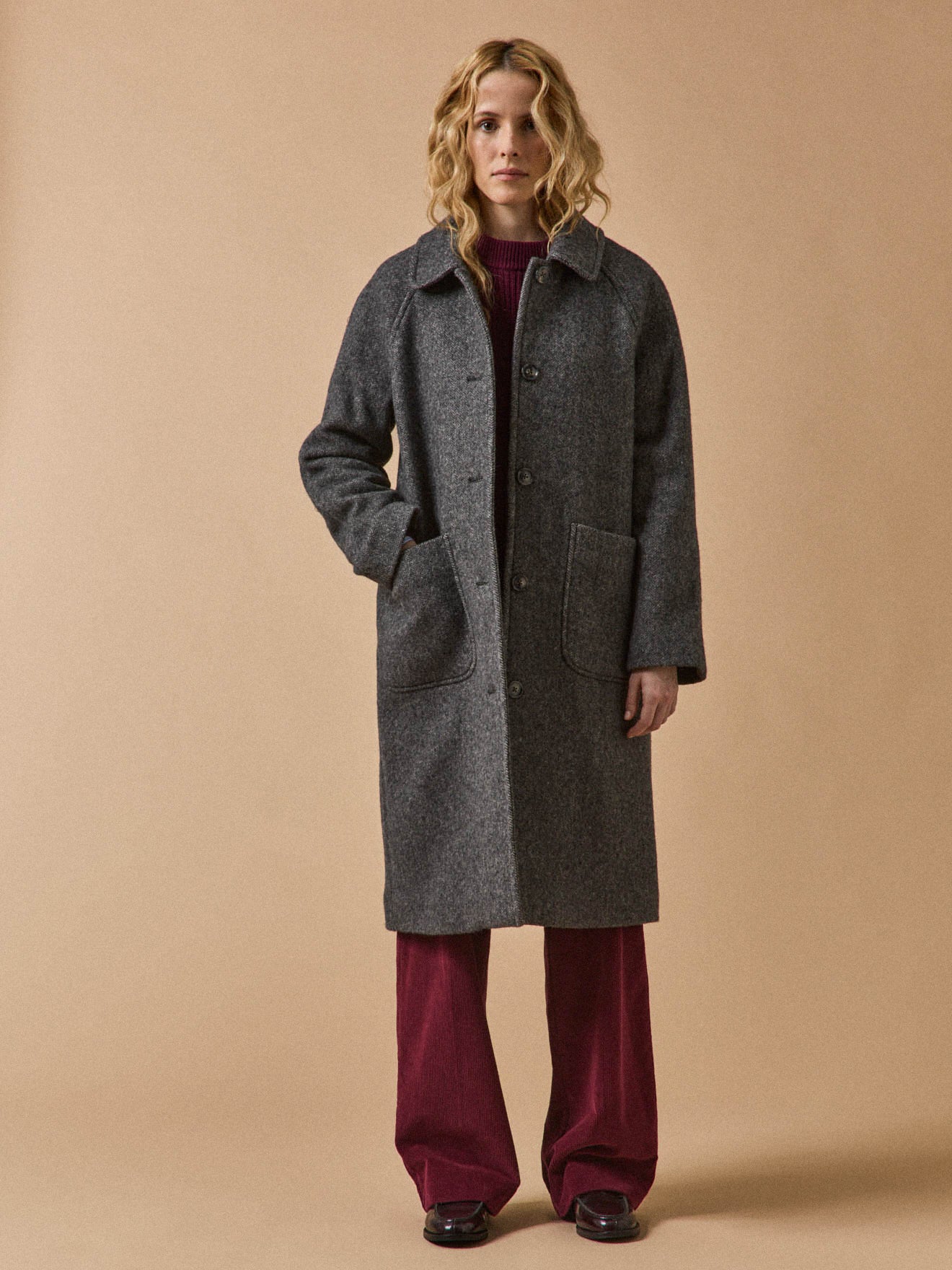 Women's oversize mid-length woolen herringbone coat - Image 7