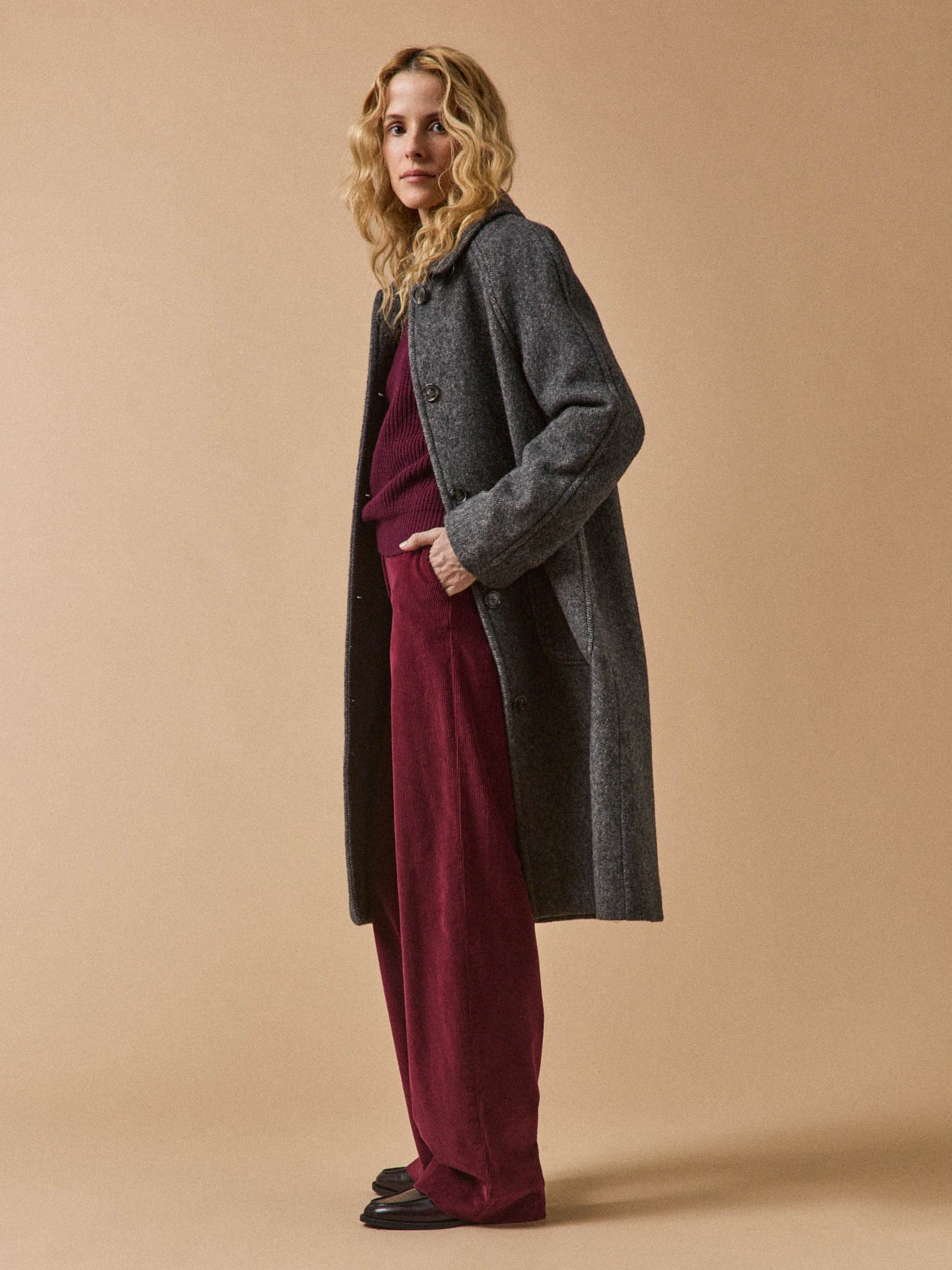 Women's oversize mid-length woolen herringbone coat - Image 2