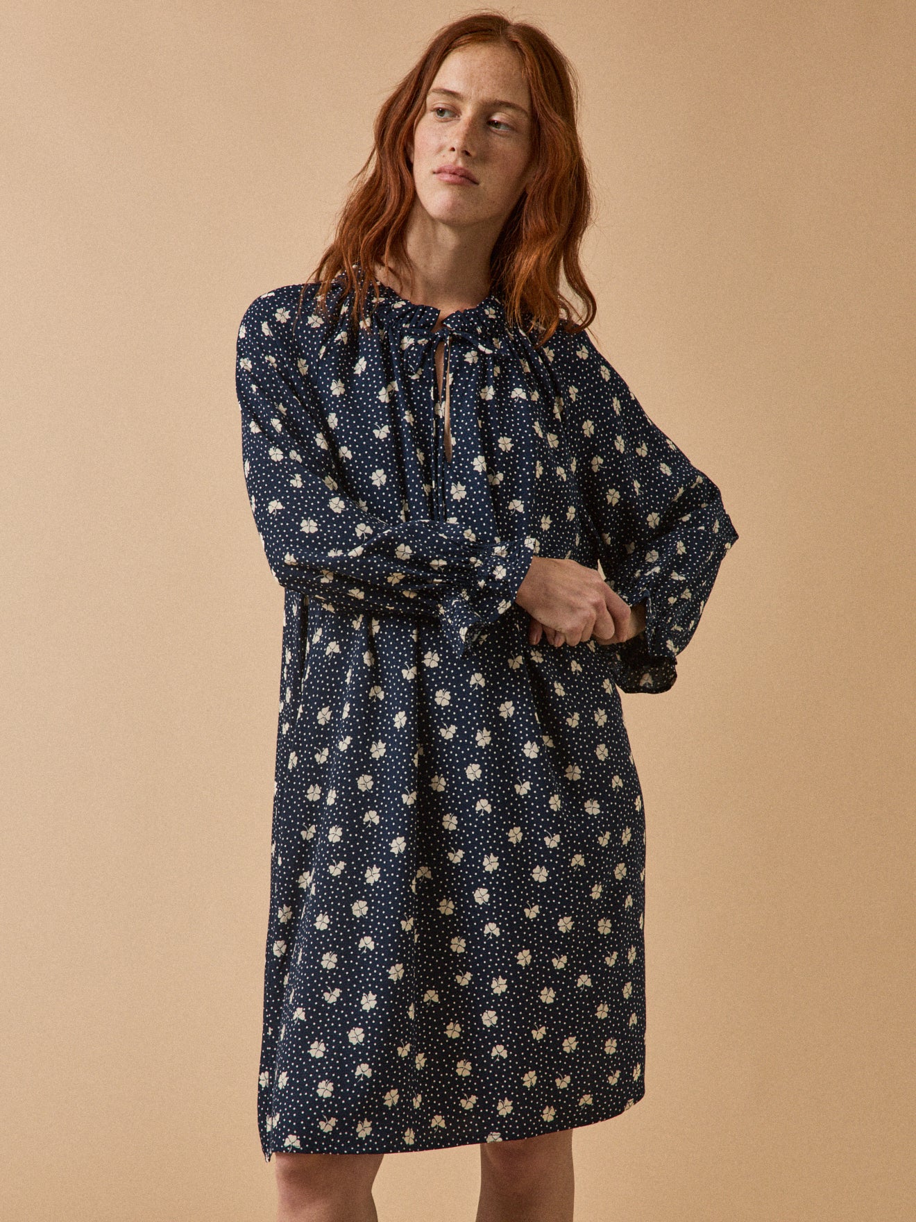 Women's short Clover-print sheath dress in dobby viscose - Image 6