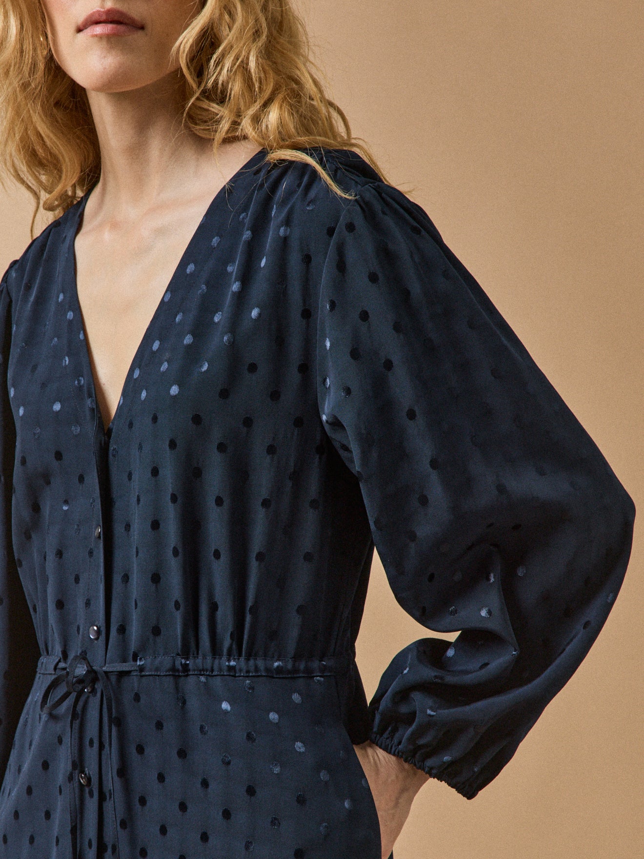 Women's long dotted jacquard viscose dress - Image 3