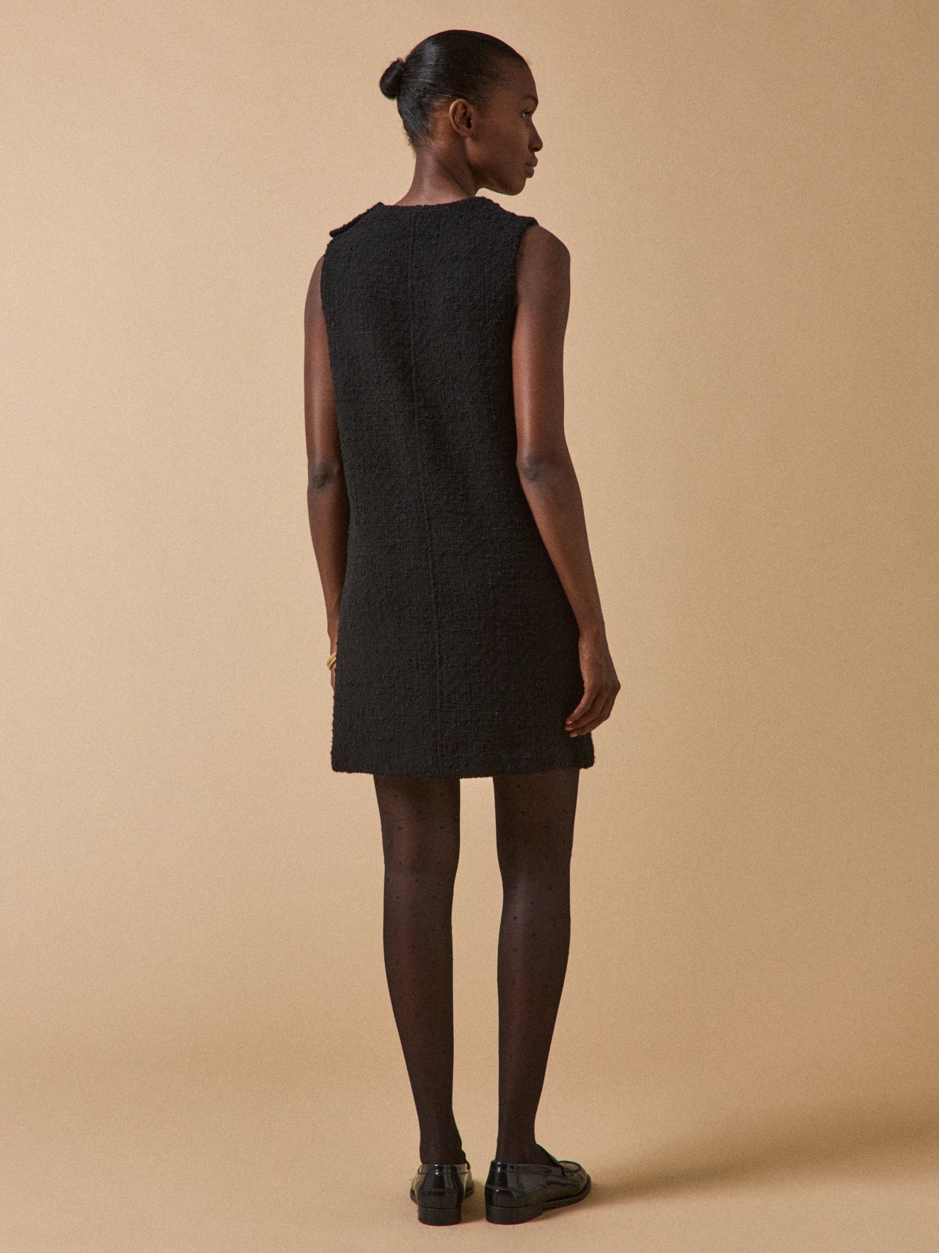 Women's short sleeveless tweed dress - Image 2