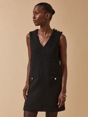 Women's short sleeveless tweed dress