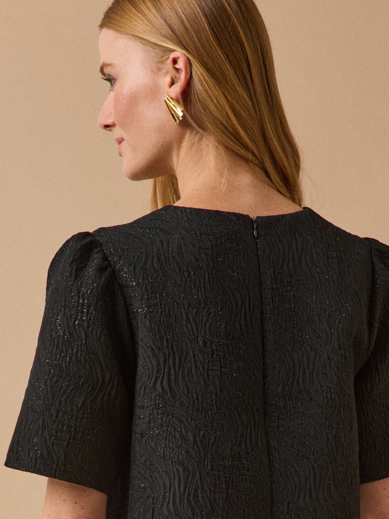 Women's short textured jacquard dress - Image 6