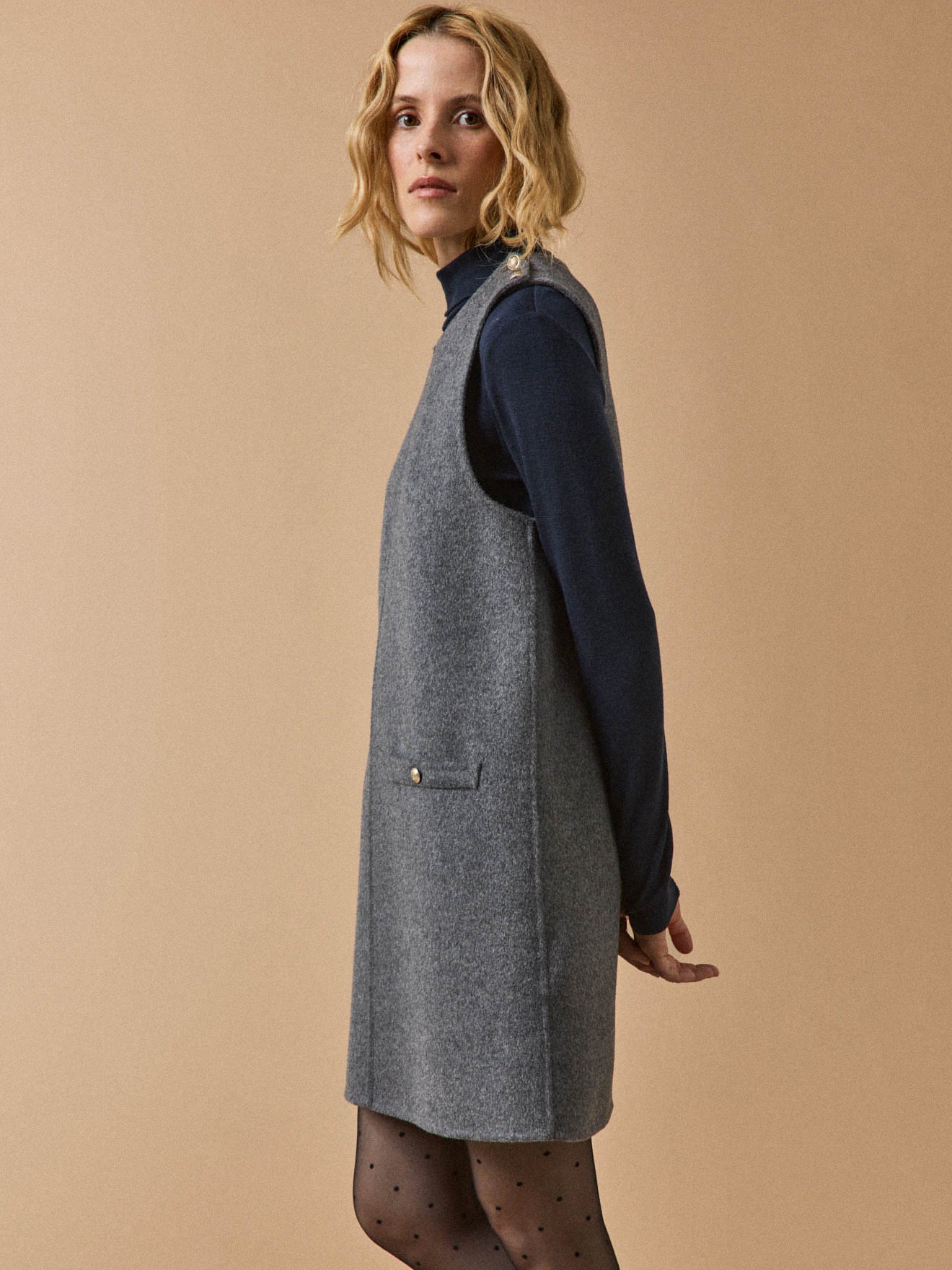 Women's short sleeveless dress in a double-sided woolen fabric - Image 2