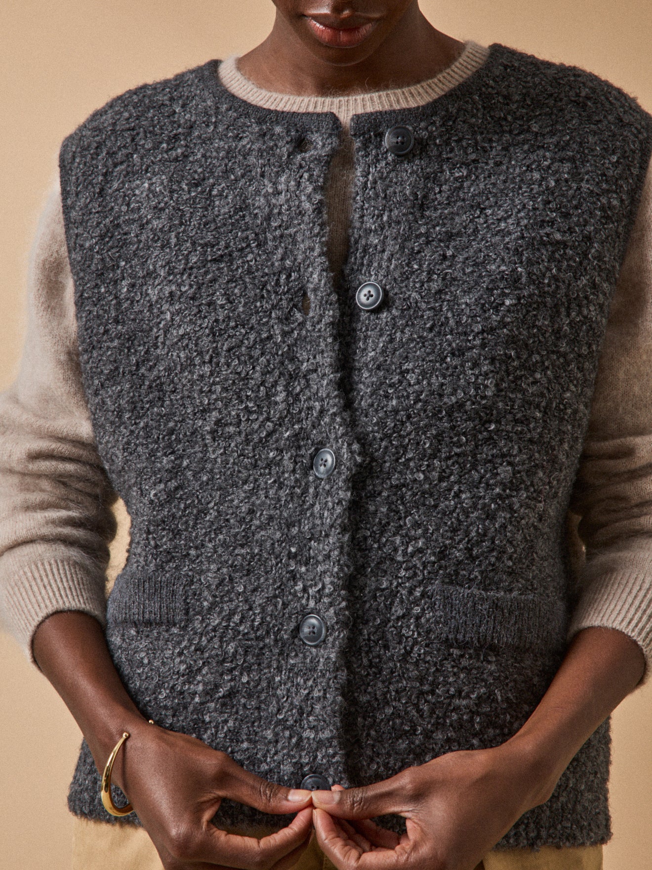 Women's sleeveless bouclé knit sweater - Image 3