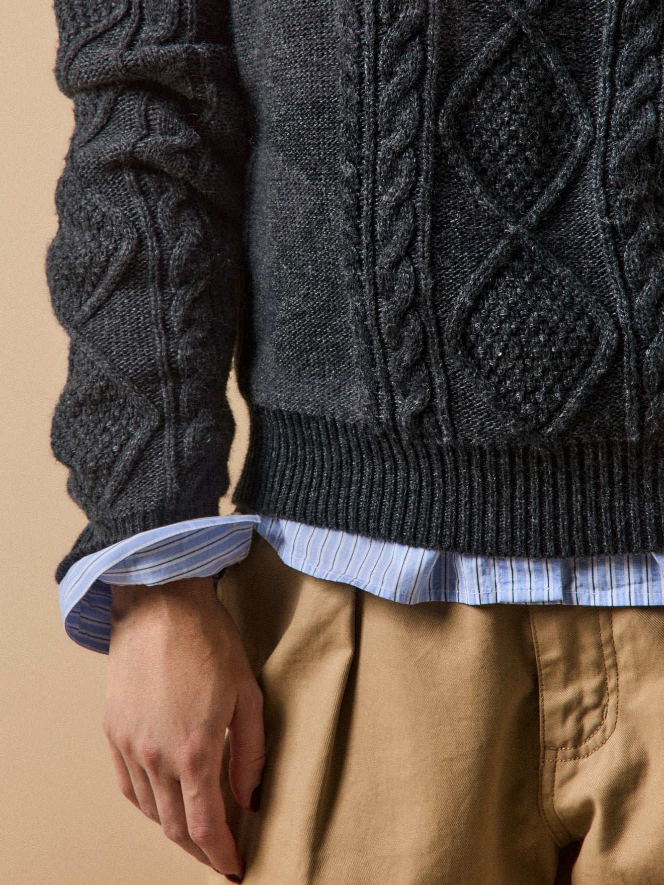 Women's cable-knit round-neck sweater - Image 5