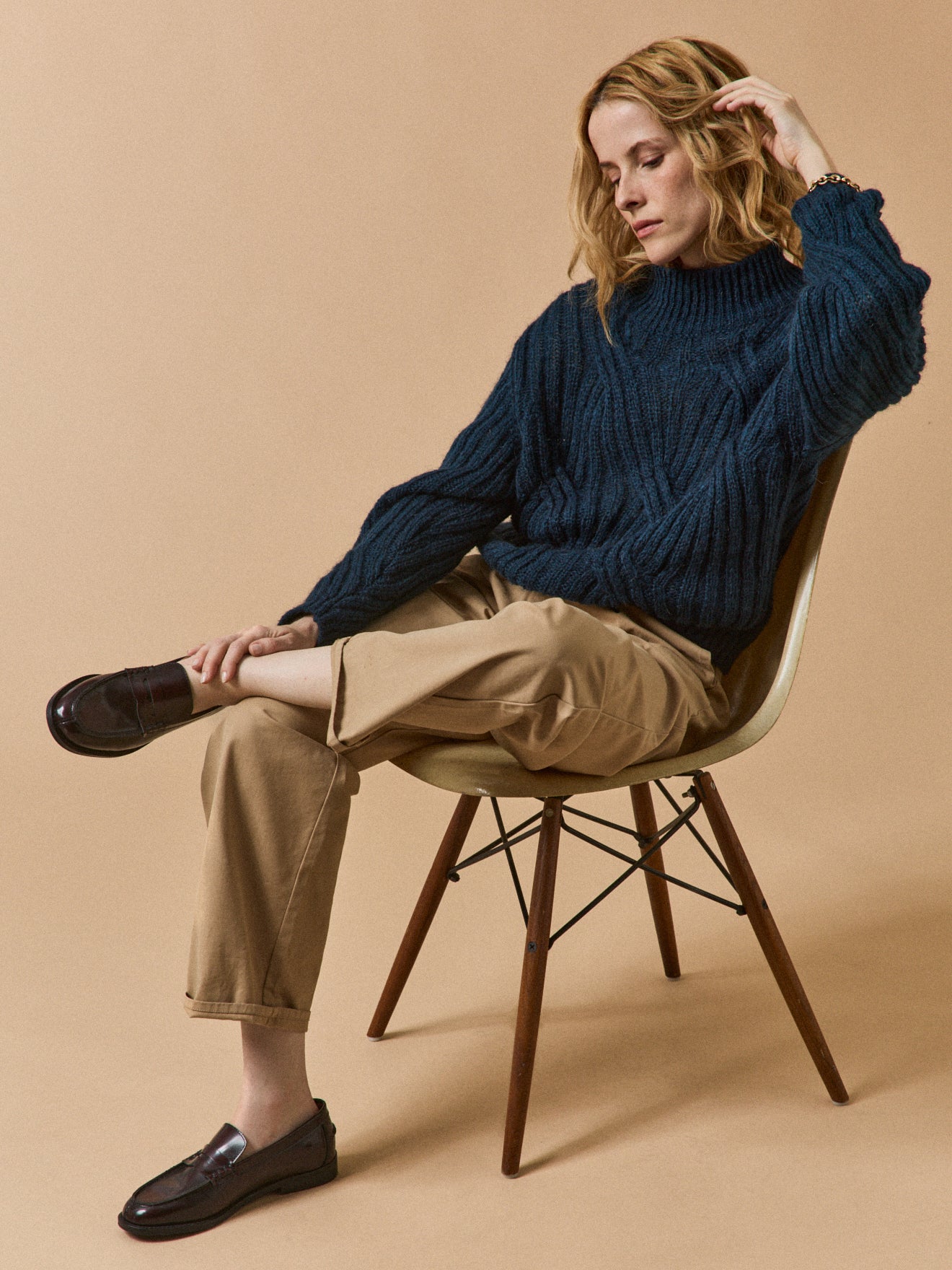 Women's cable knit sweater with high neckline - Image 5